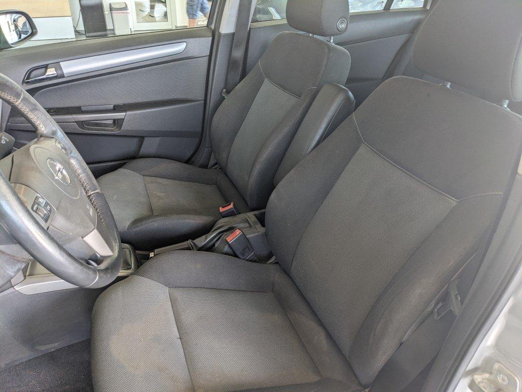 Opel Astra 2006 — photo 15