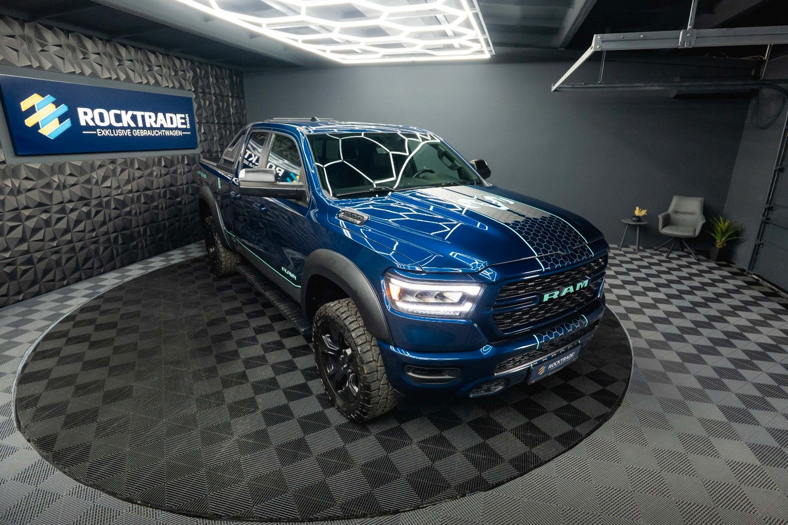 Fahrzeugabbildung Dodge RAM 5.7 V8 HEMI 4x4 BLUE EDITION Offroad LONGBED