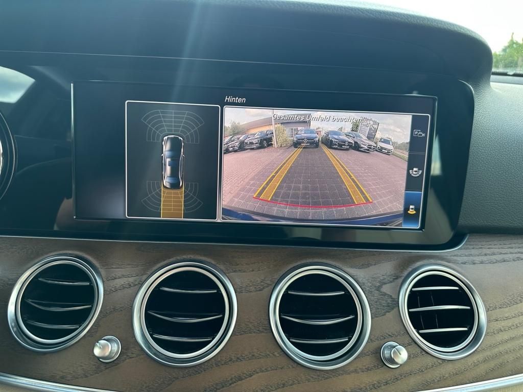 Fahrzeugabbildung Mercedes-Benz E 250 Avantg. Totwi. LED SHZ Ambie. Navi KAM RDK