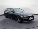 BMW 320 3 Touring 320 d Sport Line Navi Kamera LED - BMW 320 Gebrauchtwagen in Düsseldorf