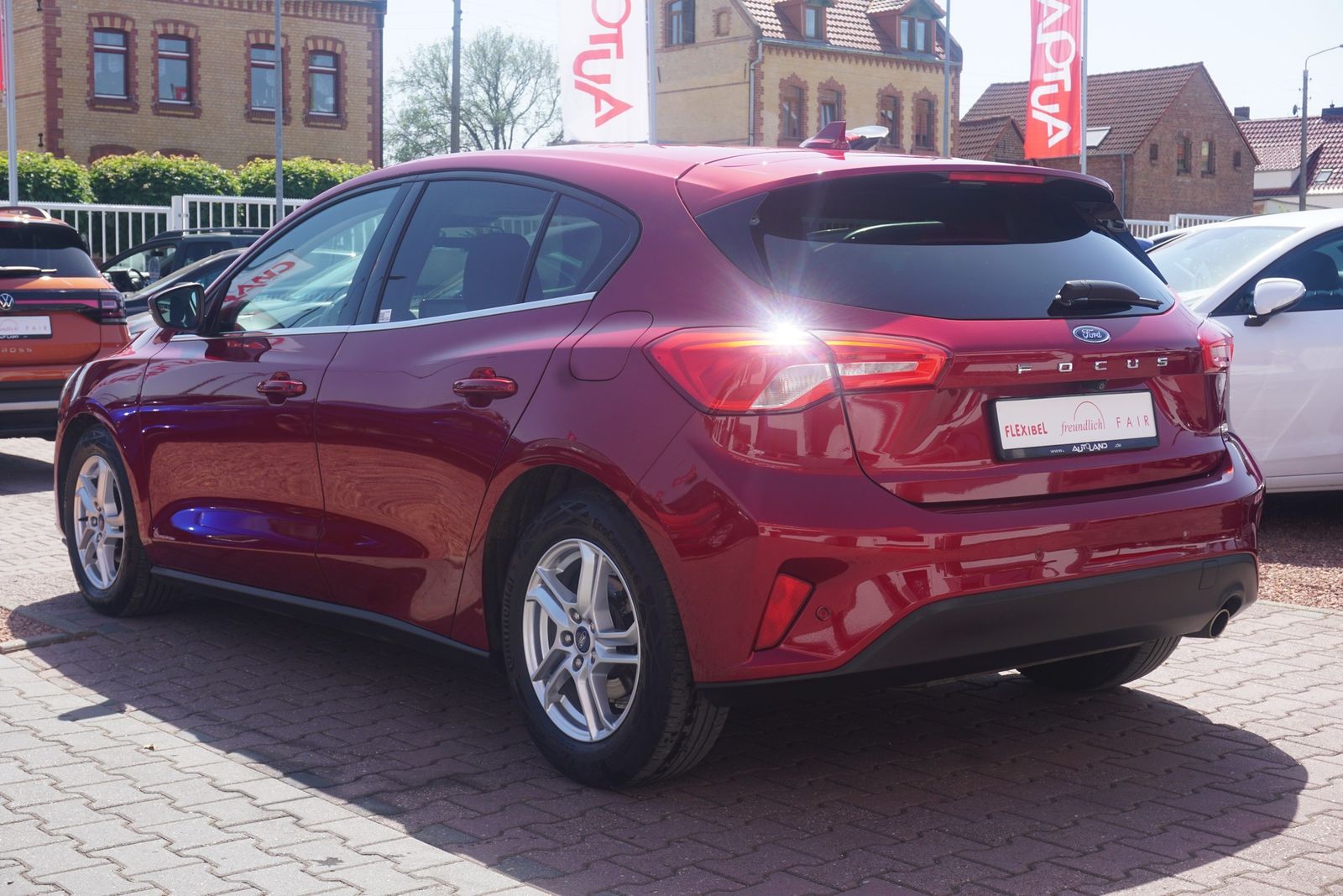 Ford Focus 1.5 EcoBoost Cool & Connect LED Navi DAB imagem 3