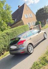 Ford Focus Titanium TÜV Neu. Zahnriemen Neu - Ford Focus mit Benzin-Antrieb: Kleinwagen