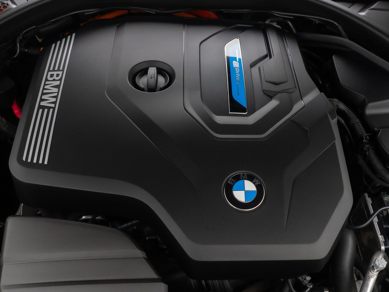 Fahrzeugabbildung BMW 330e xD M Sport DAB Laser Alarm Komfort 19Zoll