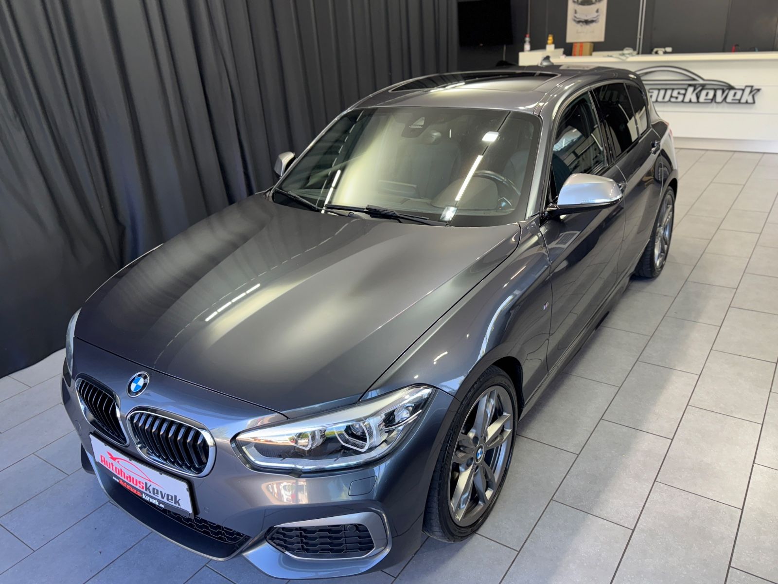 Fahrzeugabbildung BMW M140i xDrive|LEDER|NAVI|SCHIEBEDACH|AUTOMATIK|