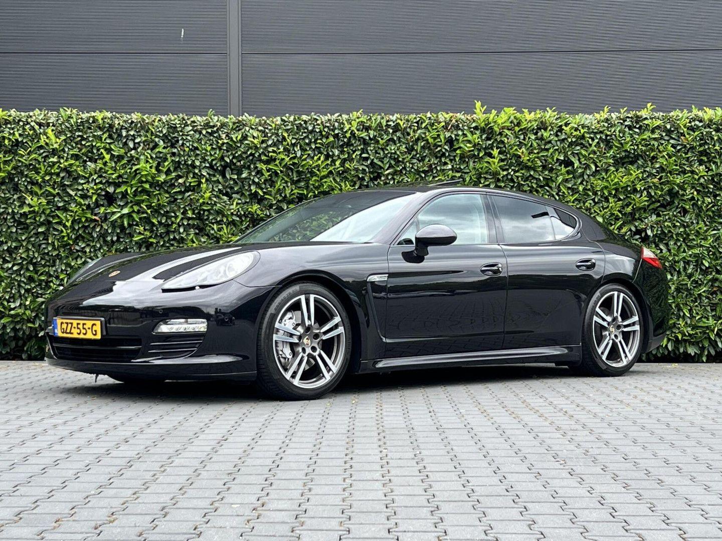 PORSCHE PANAMERA - 4S 4.8 - 400 CV -  PANORAMA -BVA - PACK SPORT CHRONO - TOIT OUVRANT