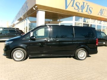Mercedes V 220 - 3