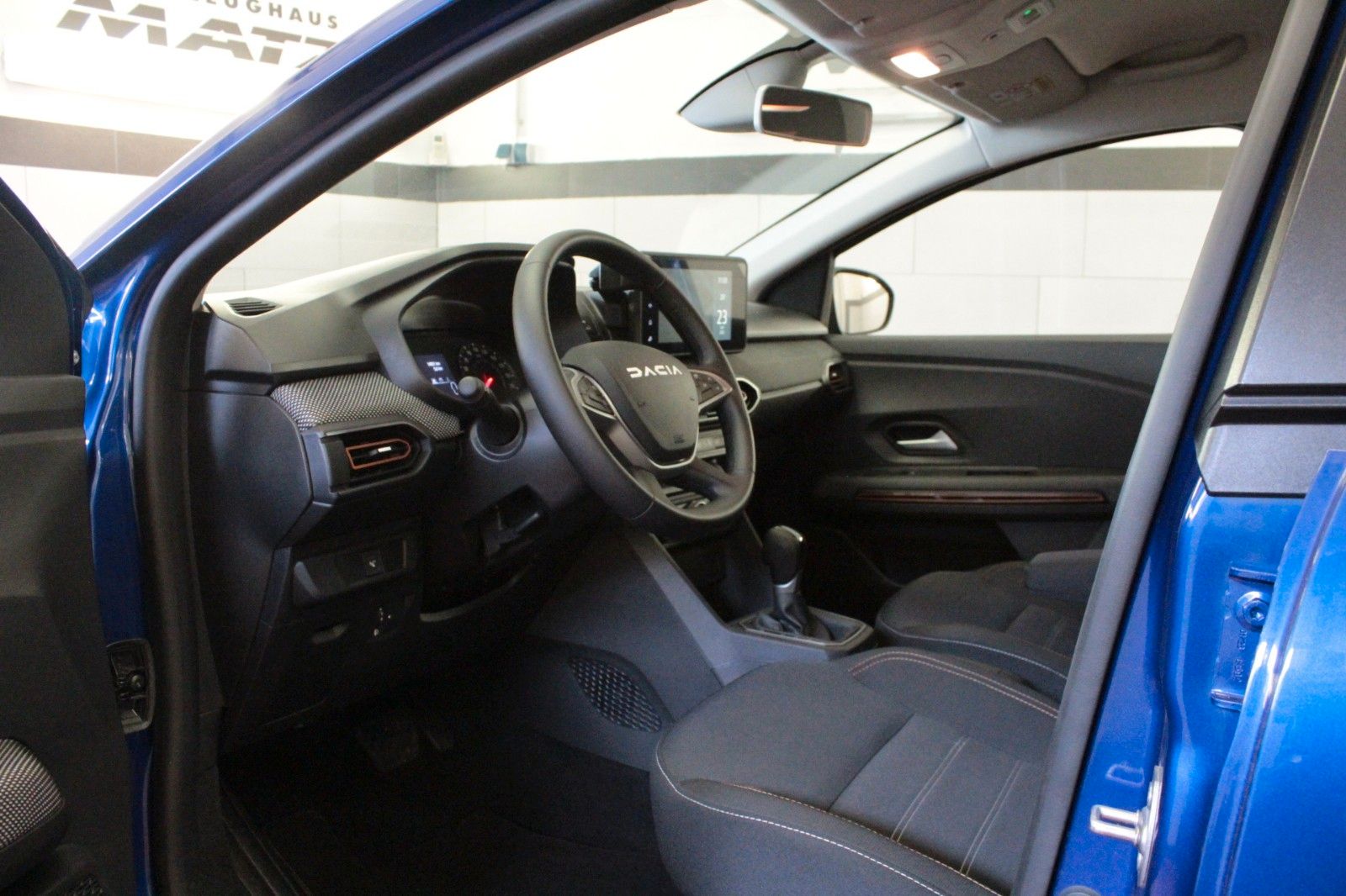 Fahrzeugabbildung Dacia Sandero Stepway TCE 90  CVT Automatik