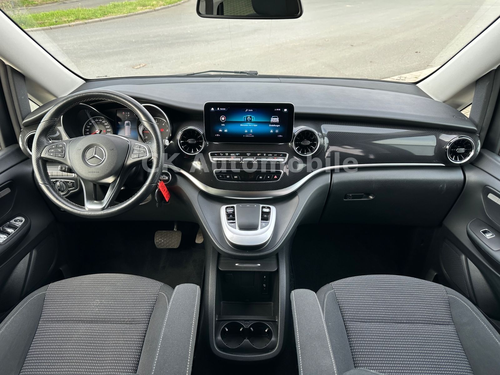 Fahrzeugabbildung Mercedes-Benz V 250d EDITION 4MATIC lang/7 Sitze/Navi/LED/AHK