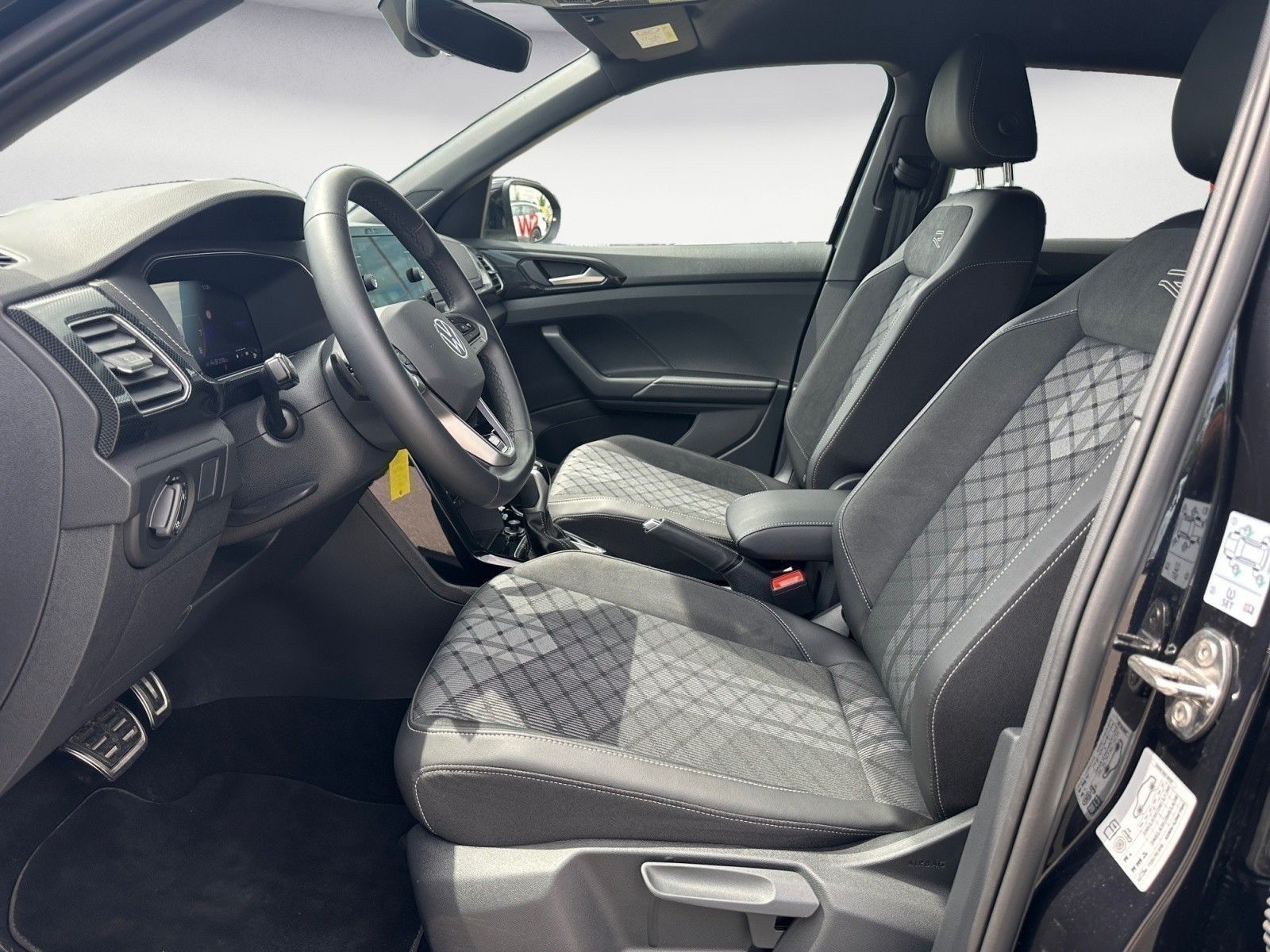 Volkswagen T-Cross - Bild 8