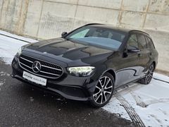 MERCEDES-BENZ E300 d 4Matic T-Modell Avantgarde Night MBUX AHK