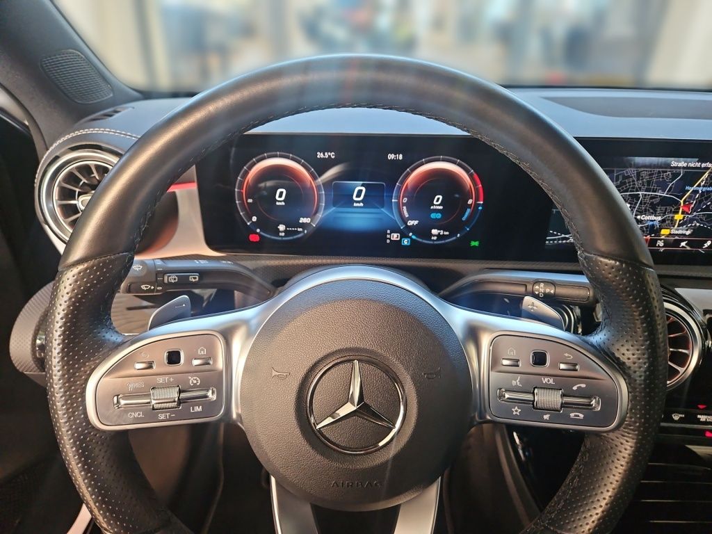 Fahrzeugabbildung Mercedes-Benz A 250 e AMG Night Navi HUD LED Sound SHZ Sport