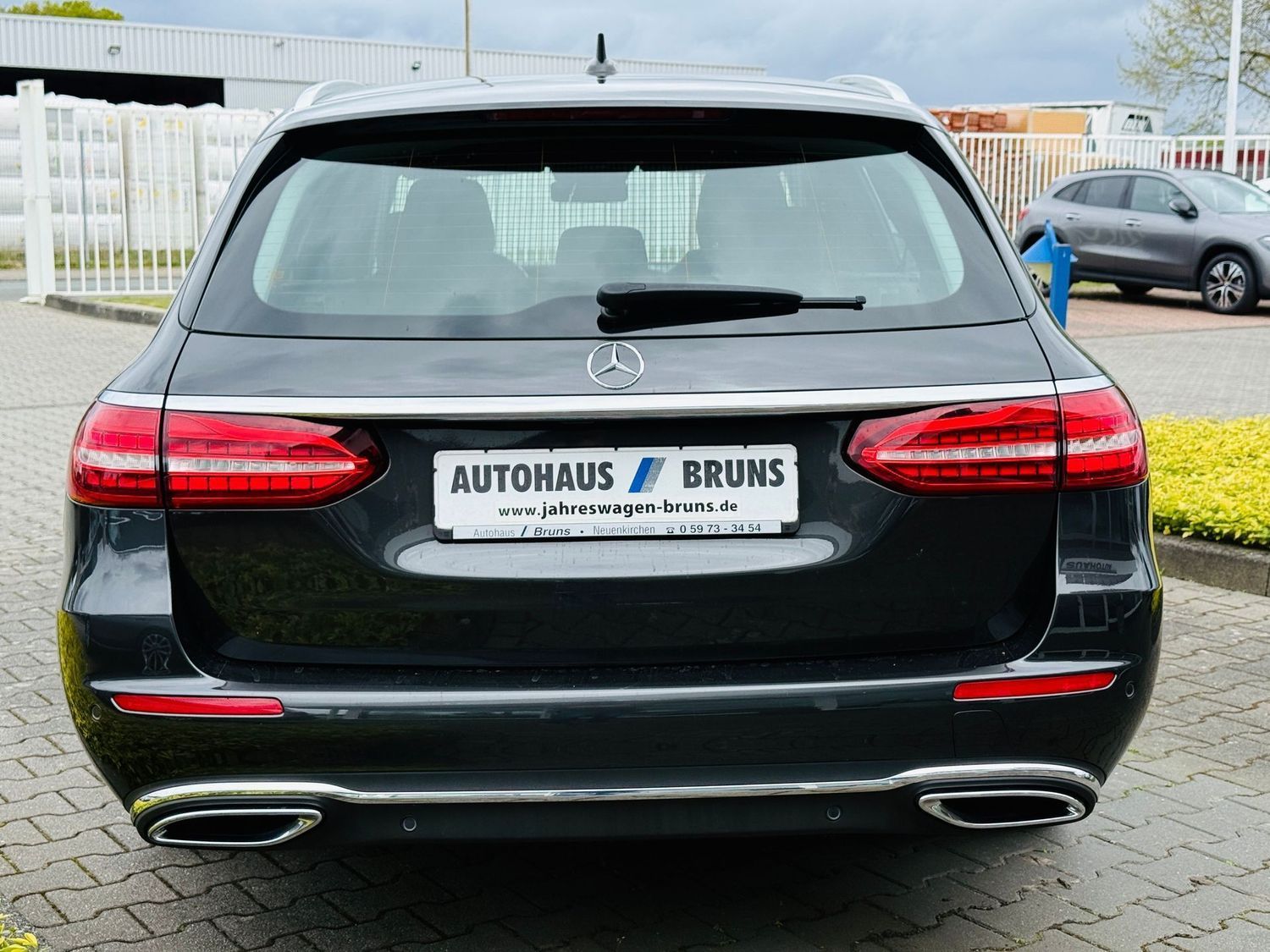 Fahrzeugabbildung Mercedes-Benz E 220 T d AVANTGARDE, MBUX Premium, RFK, Totw, L