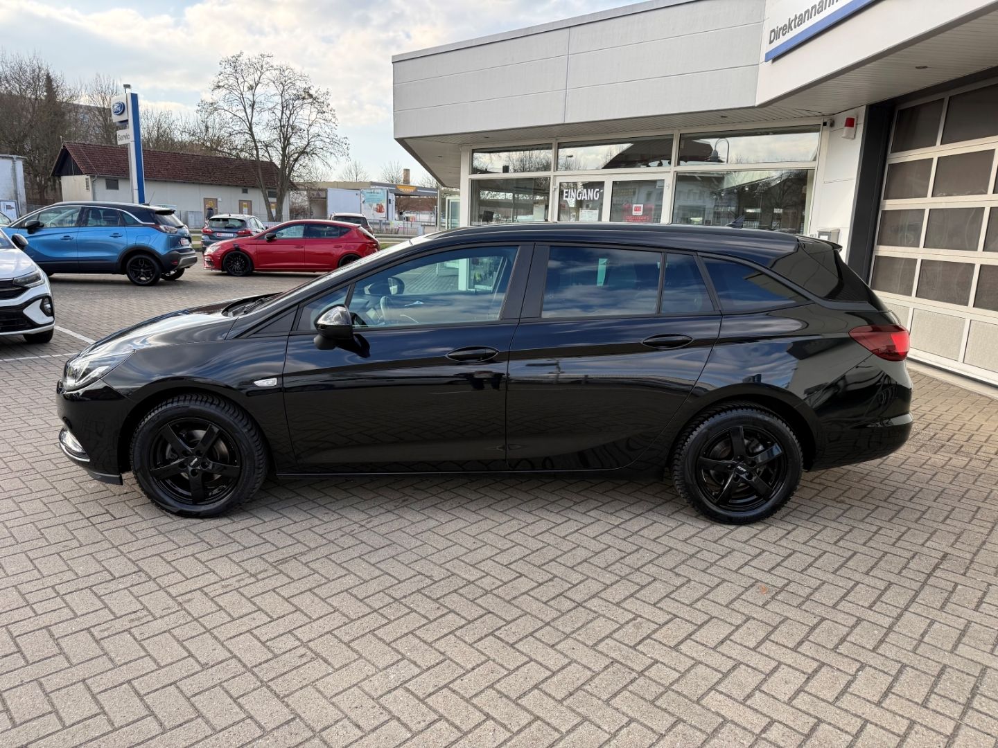 Fahrzeugabbildung Opel Astra K Sports Tourer Edition Start Stop LED App