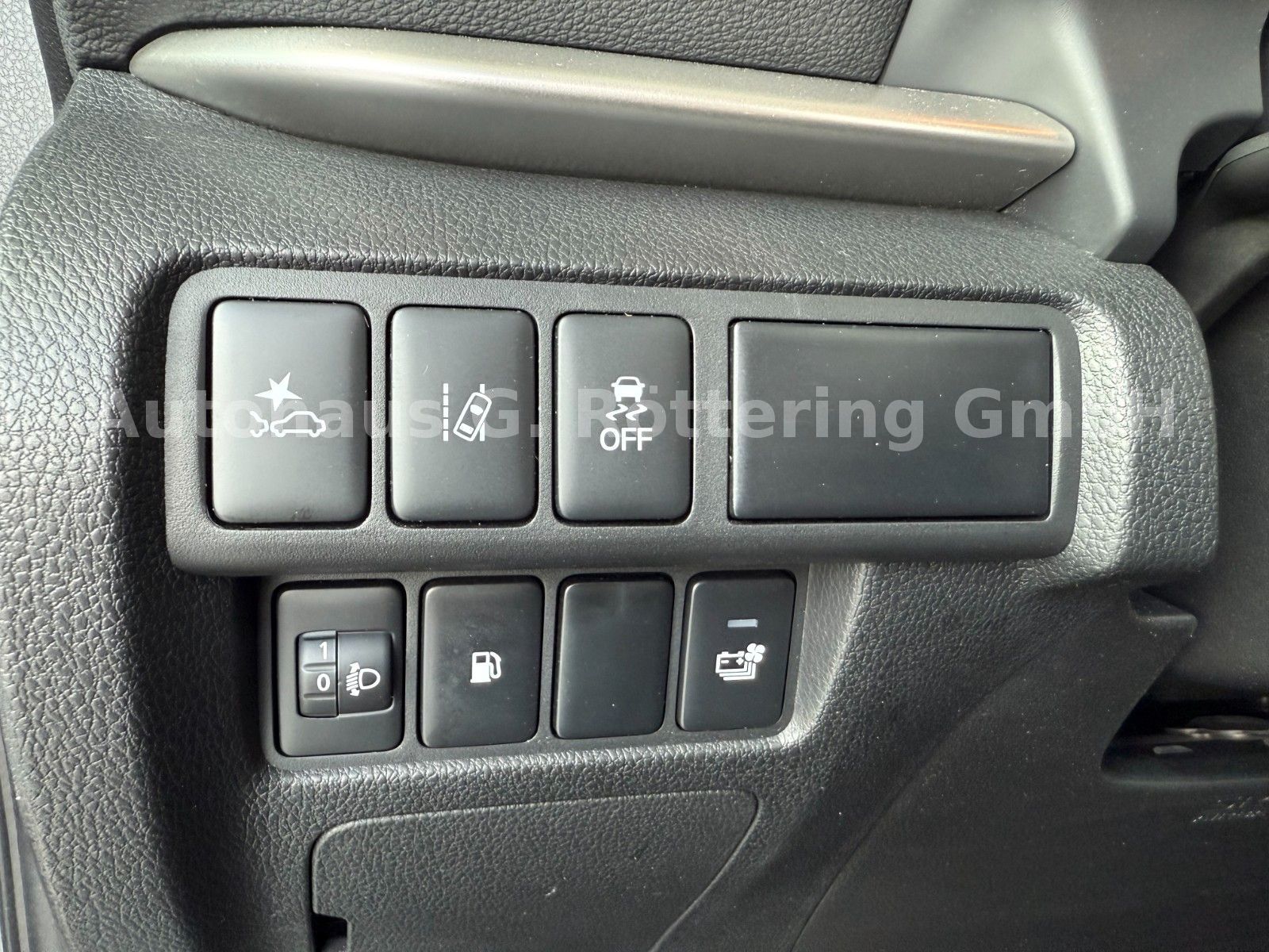 Fahrzeugabbildung Mitsubishi Eclipse Cross 2.4 PHEV 4WD +Kam +BT +SHZ +SOH97%