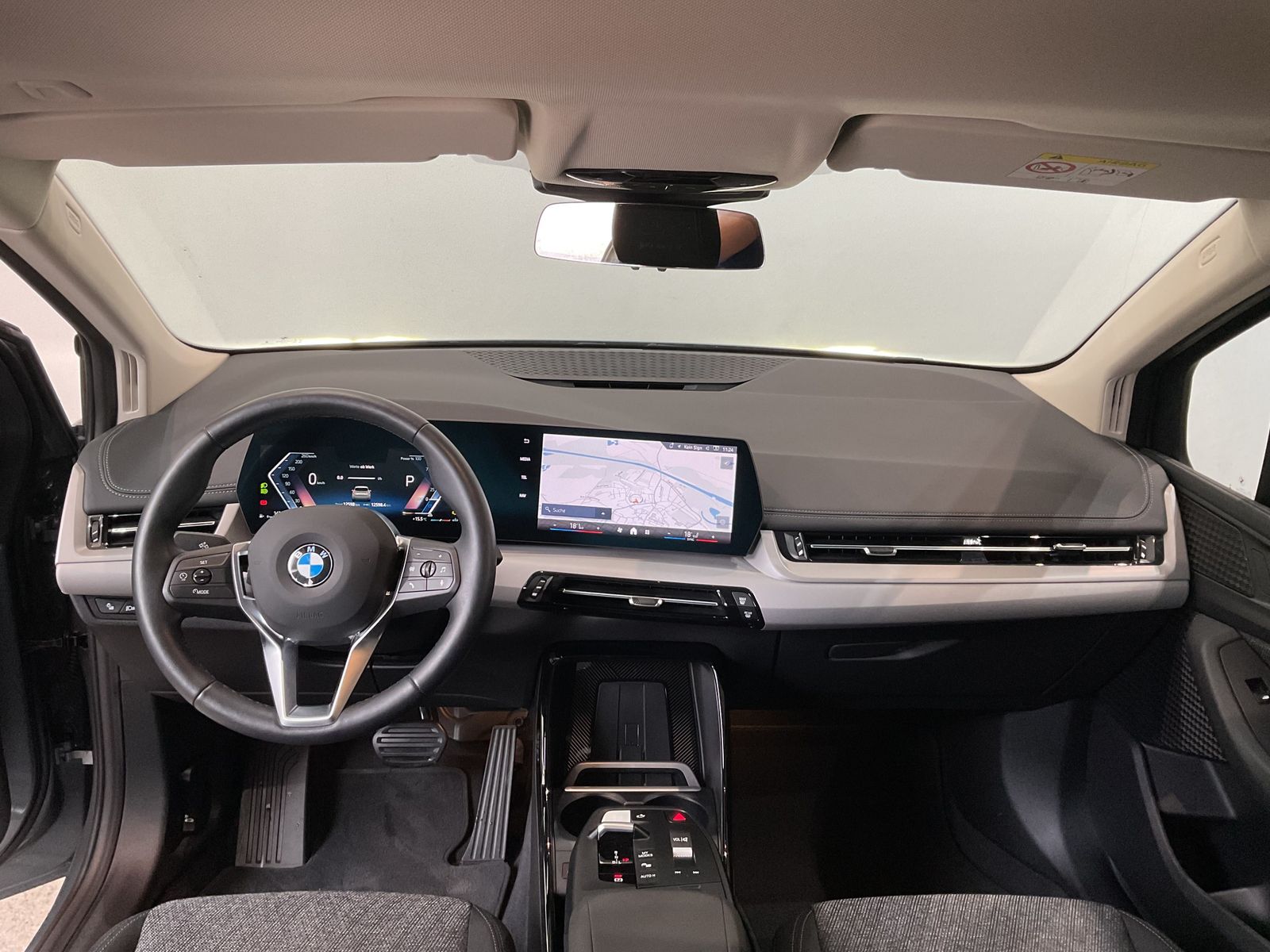 Fahrzeugabbildung BMW 220i |Anhängerkuppl. |Komfortzugang |Parking Ass