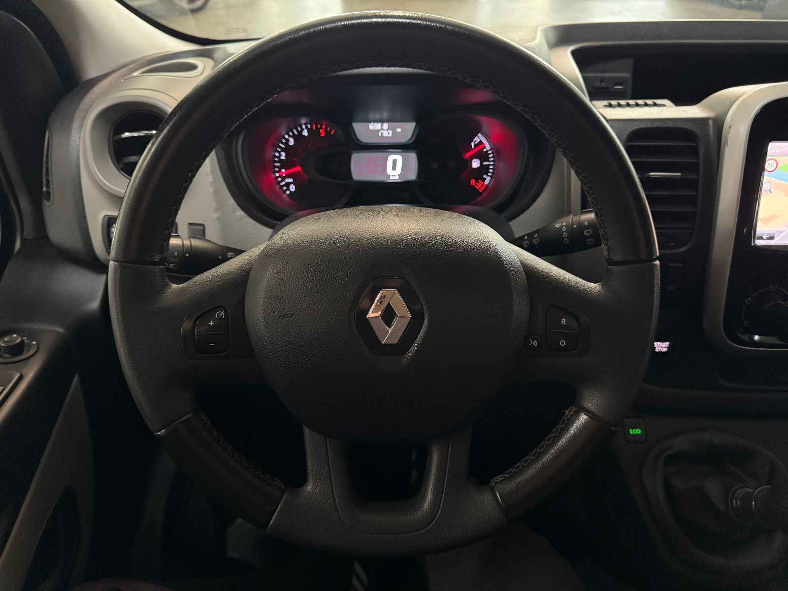 Fahrzeugabbildung Renault Trafic 1.6 DCI EXPRESSION 9-SITZER CAMPER STHDHZ