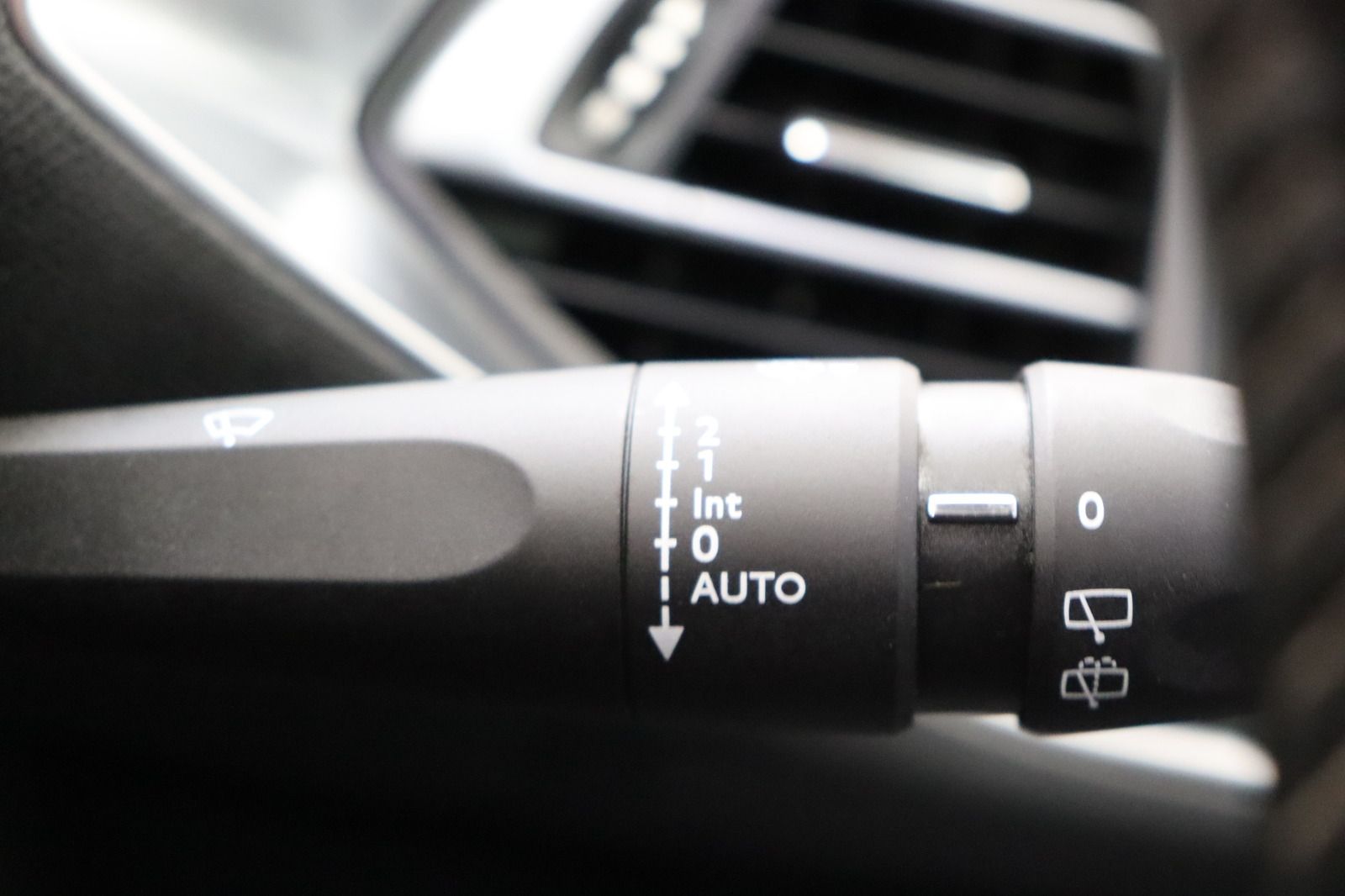 Fahrzeugabbildung Peugeot 308 Active * LED * Navi * Massage
