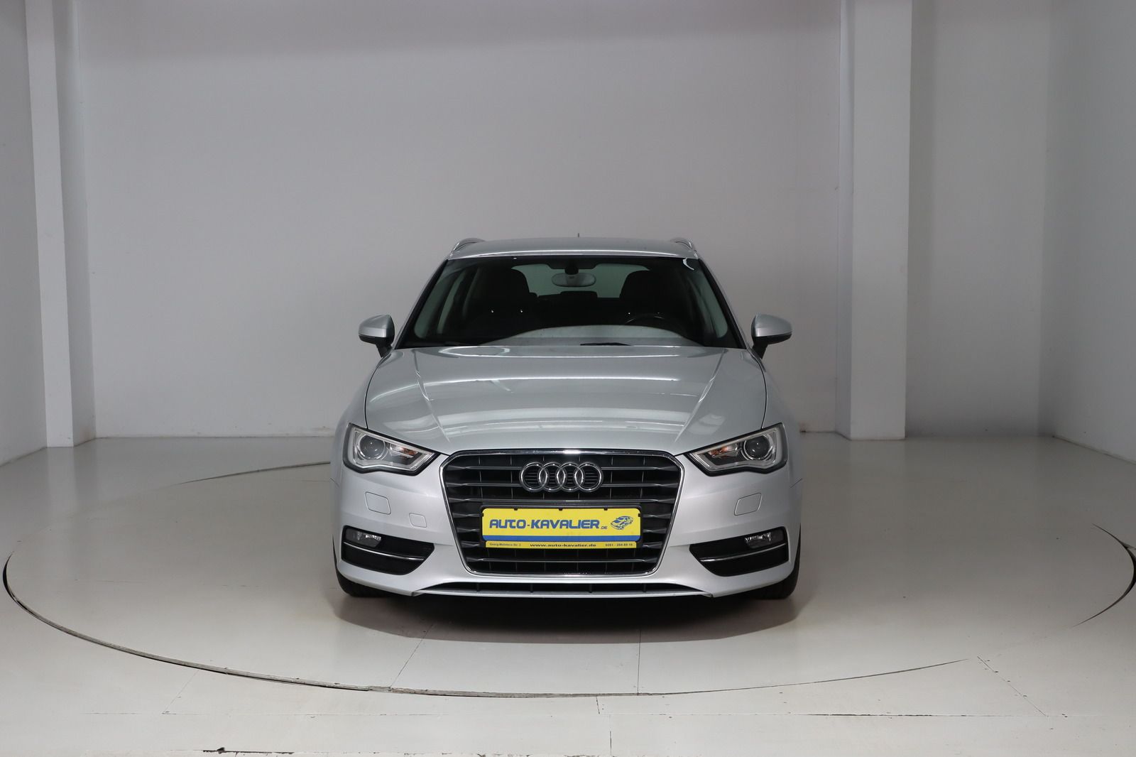 Fahrzeugabbildung Audi A3 1.4 TFSI Ambiente Sportback * Navi * Bi-Xenon
