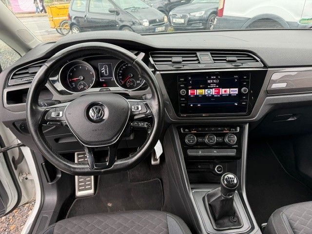 Fahrzeugabbildung Volkswagen Touran 1.0 TSI Join --7-Sitze--