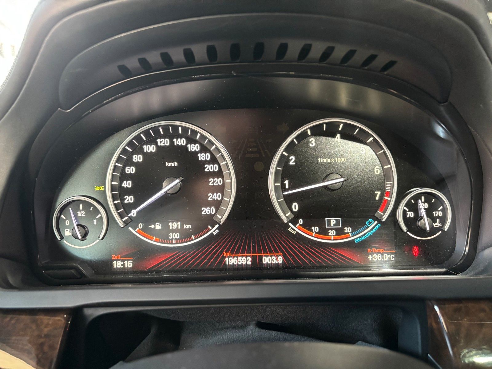 Fahrzeugabbildung BMW 760i L V12/MASSAGE/MEMORY/HUD/SCHIEBEDACH/KAMERA