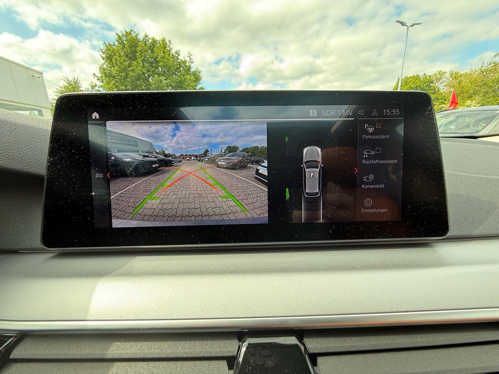 BMW 5er - 530 d Mild Hybrid PANO Leder AHK NAVI LED 