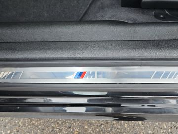 BMW 330d xDrive A M Sport DAB LED WLAN Klimaaut.