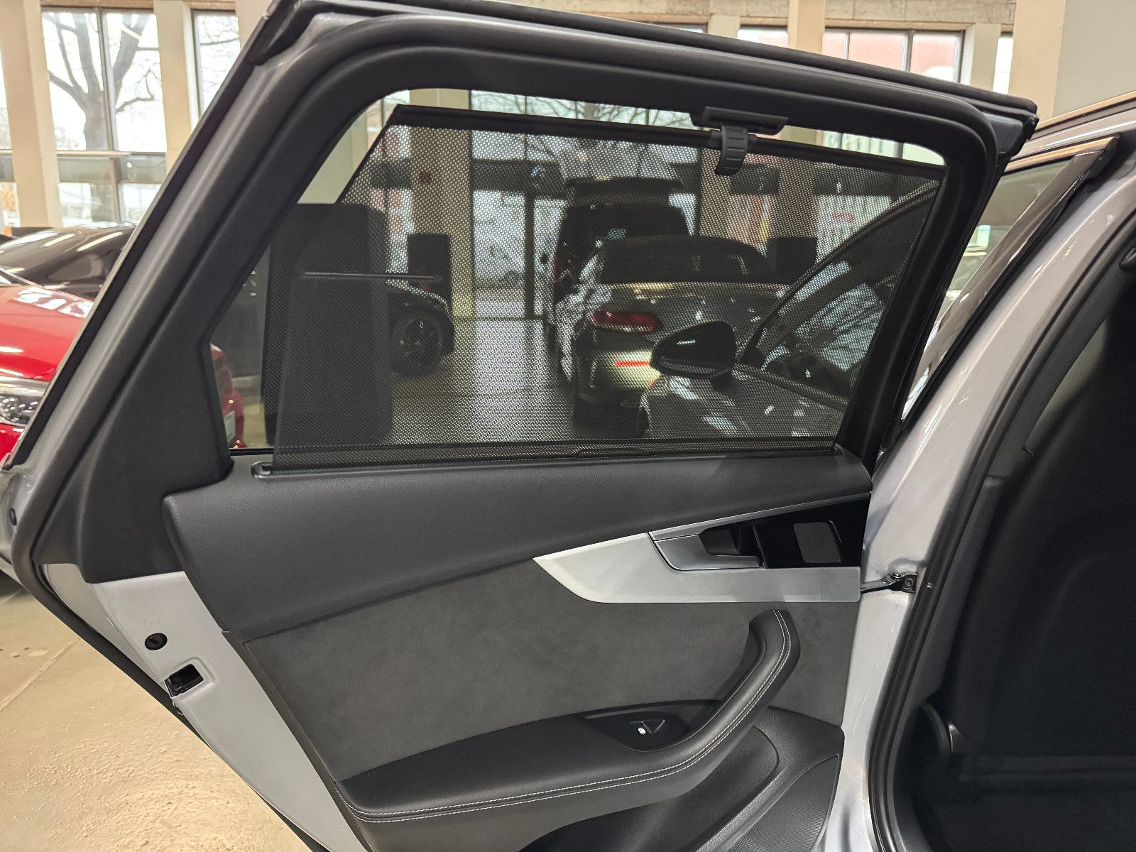 Fahrzeugabbildung Audi A4 35 TDI S-LINE BLACK RS4 SITZE MASSAGE VIRTUAL