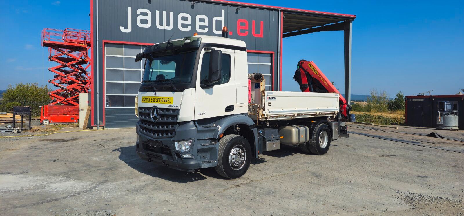 Fahrzeugabbildung Mercedes-Benz Arocs 1845 Palfinger Kran/Funk/3. Kreis Retarder