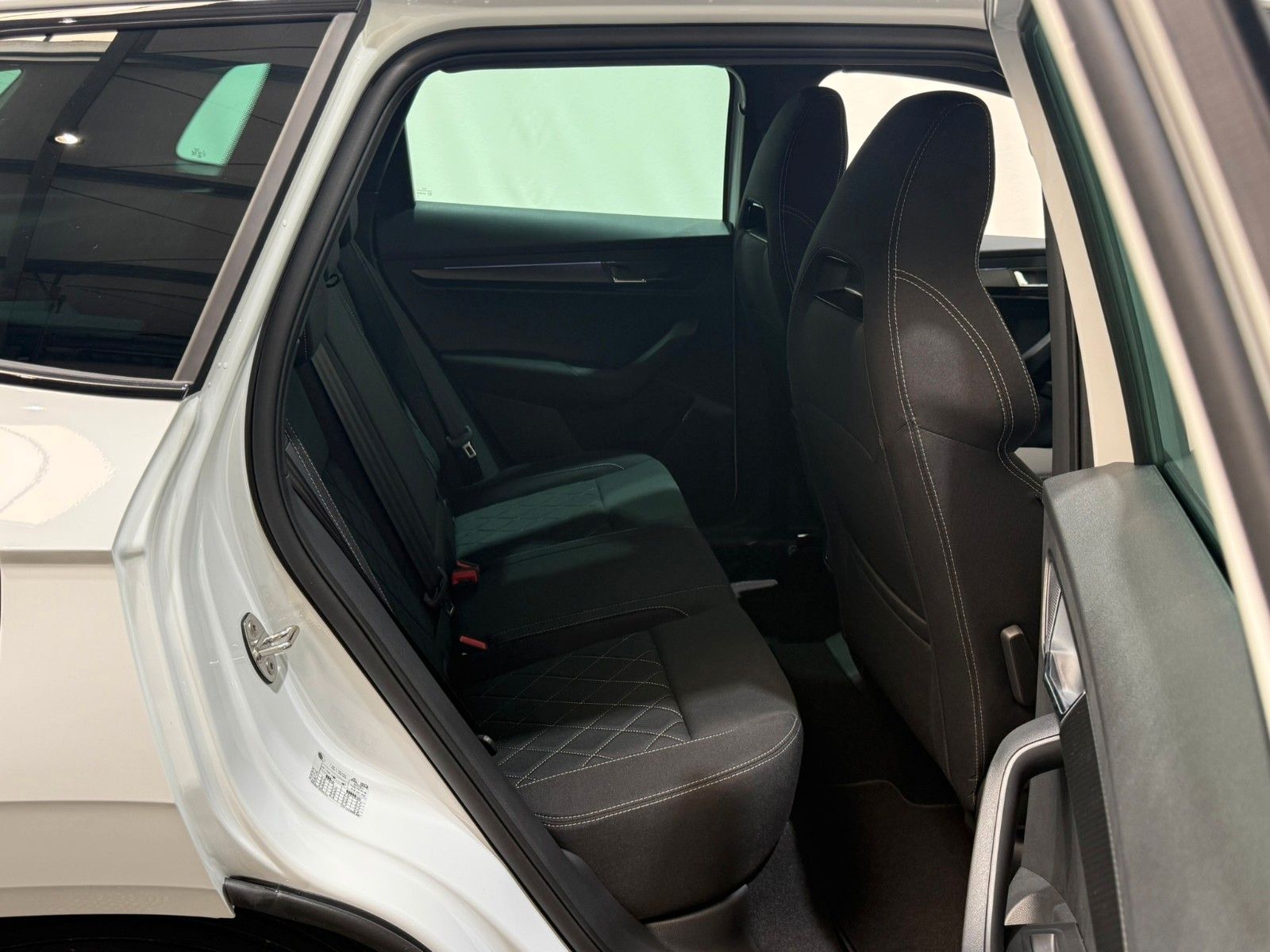 Fahrzeugabbildung SKODA Karoq 1.5TSI/DSG/Sportline/ACC/LED MATRIX