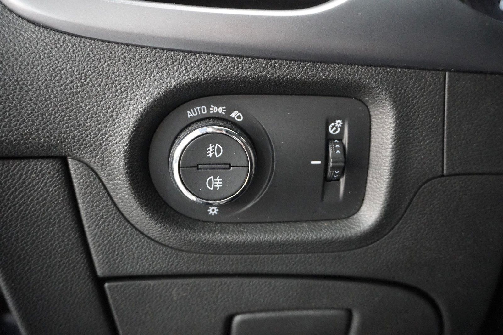Fahrzeugabbildung Opel Astra K ST 1.6D 120 JAHRE NAVI/LED/KAMERA/SPORT