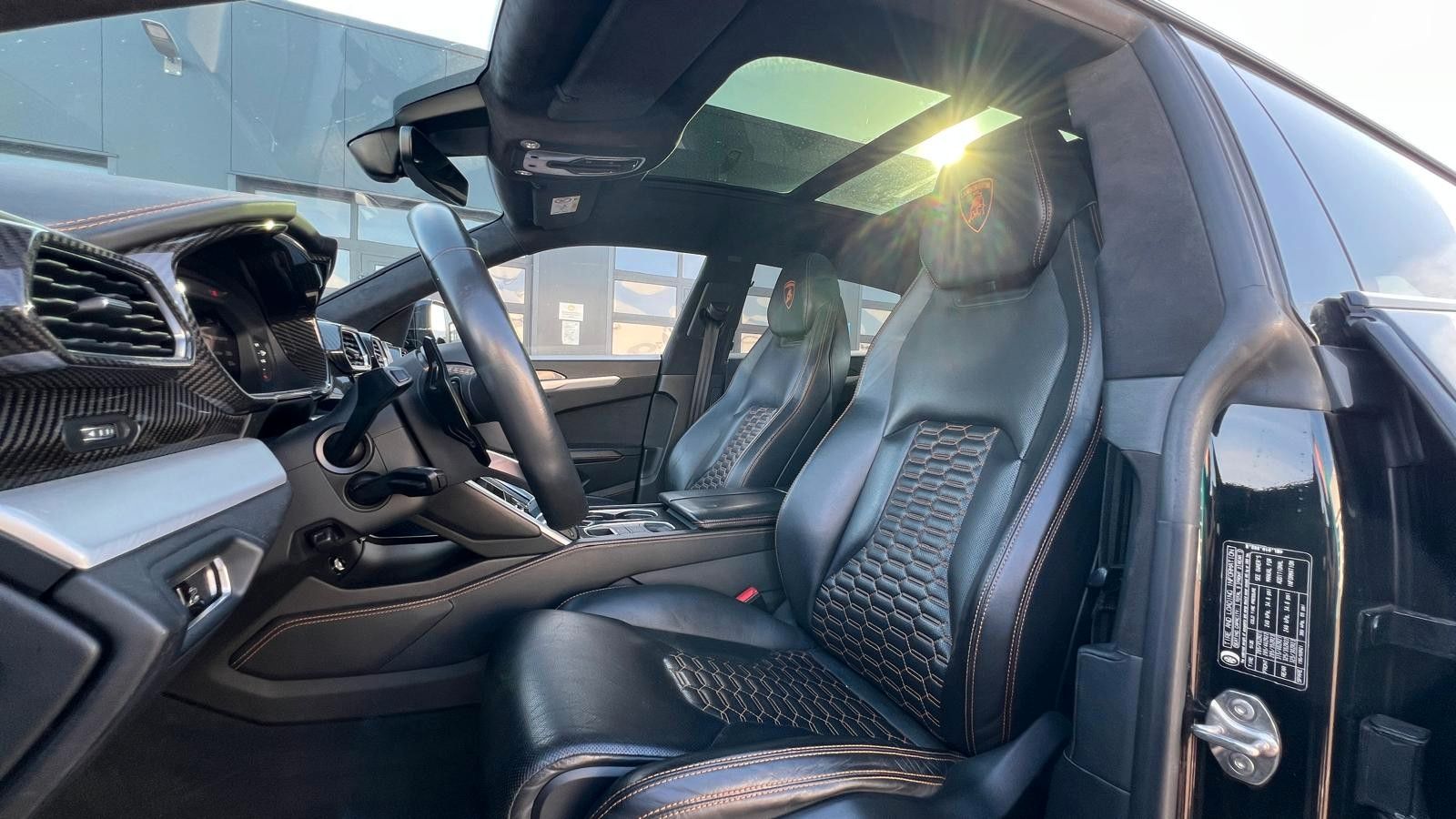 Fahrzeugabbildung Lamborghini Urus LP650 *PANO*Carbon*HeUp*22**Mietkauf*