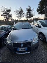 Fiat Sedici 1.6 16V 4x4 Dynamic gpl - silberne Fiat Sedici