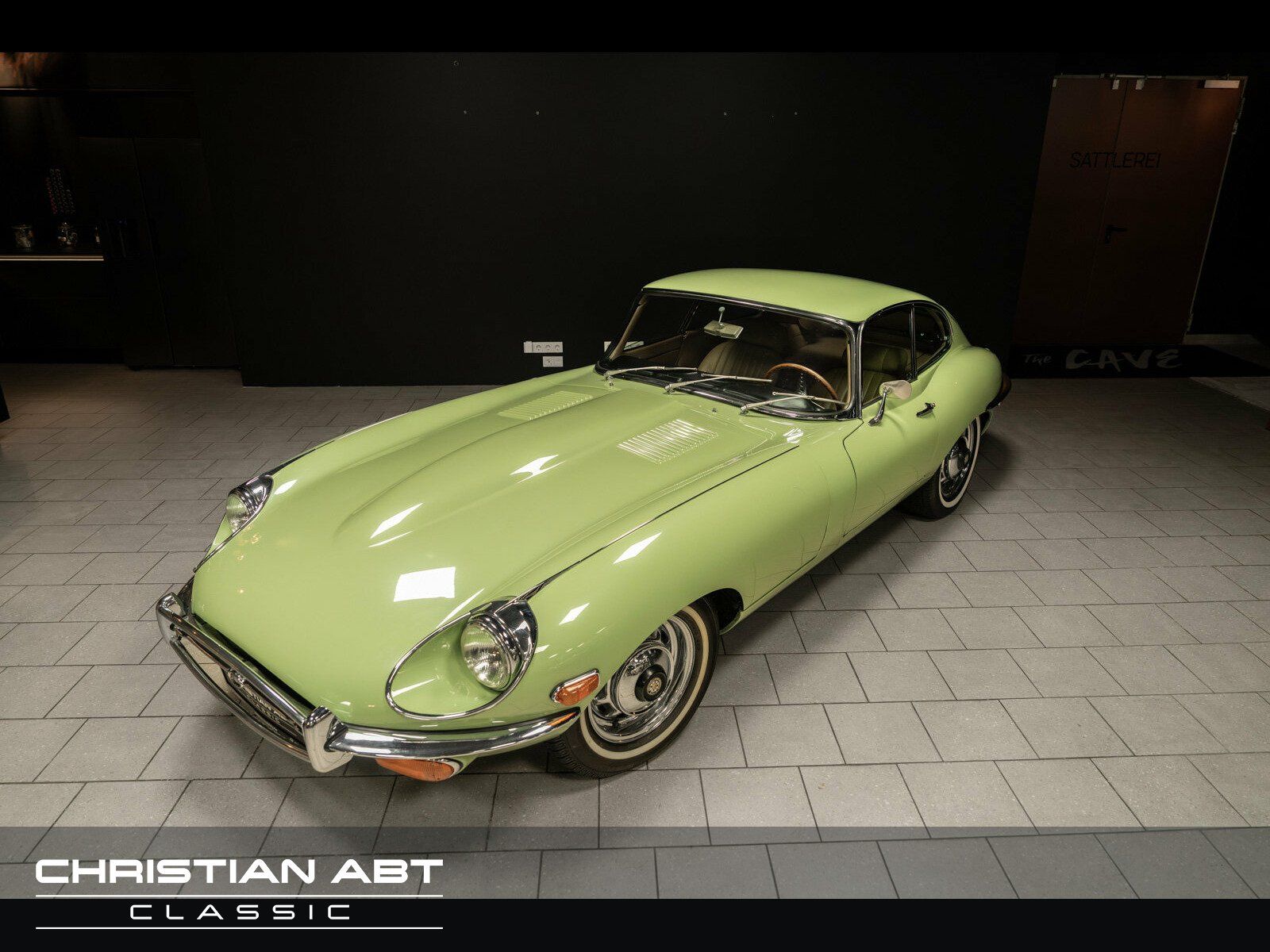 Fahrzeugabbildung Jaguar E-Type 4.2 Serie2 - Wertgutachten Note 1