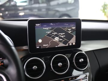 Mercedes-Benz C 250 AVANTGARDE 9G LED NAVI COMAND PANORAMA