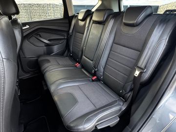 Ford Kuga - 12