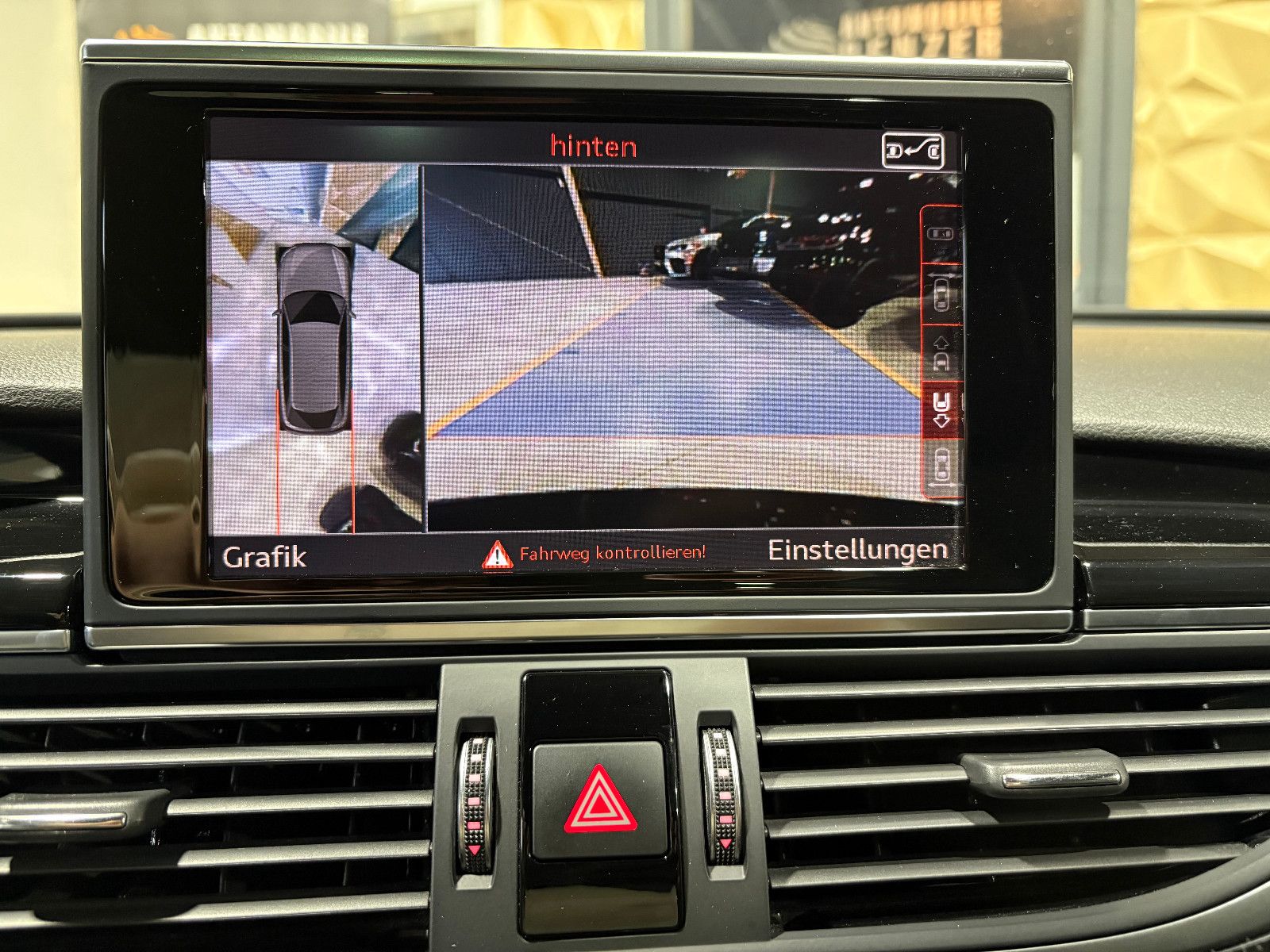 Fahrzeugabbildung Audi RS6 Avant 4.0 TFSI quattro performance/RAUTE/360