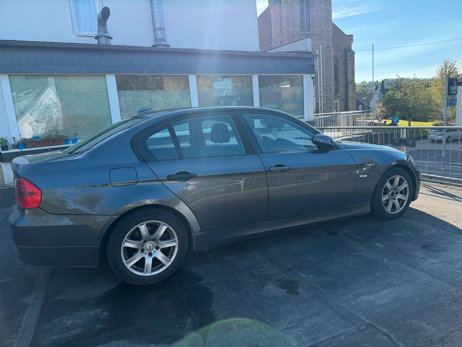 BMW 320