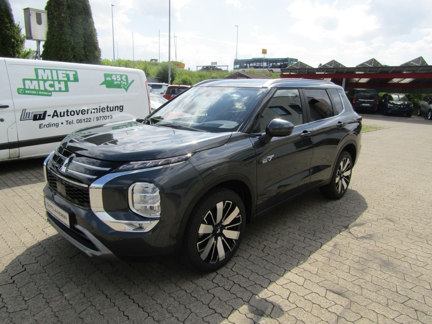 Mitsubishi Plug-in Hybrid Outlander - Bild 2