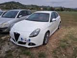 Alfa Romeo ALFA ROMEO Giulietta 1750 TBi Quadrifoglio Verde - Alfa Romeo Giulietta: Quadrifoglio Verde