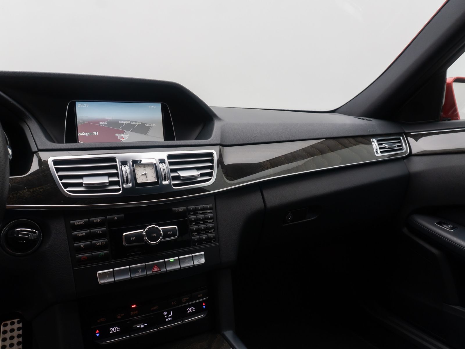 Fahrzeugabbildung Mercedes-Benz E 350 BlueTEC PDC Navi Tempomat LED Leder 18Zoll