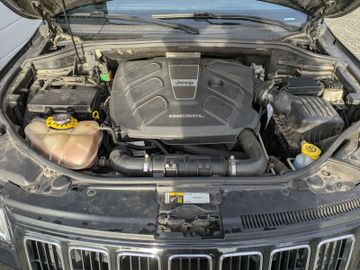 Jeep Grand Cherokee - 11