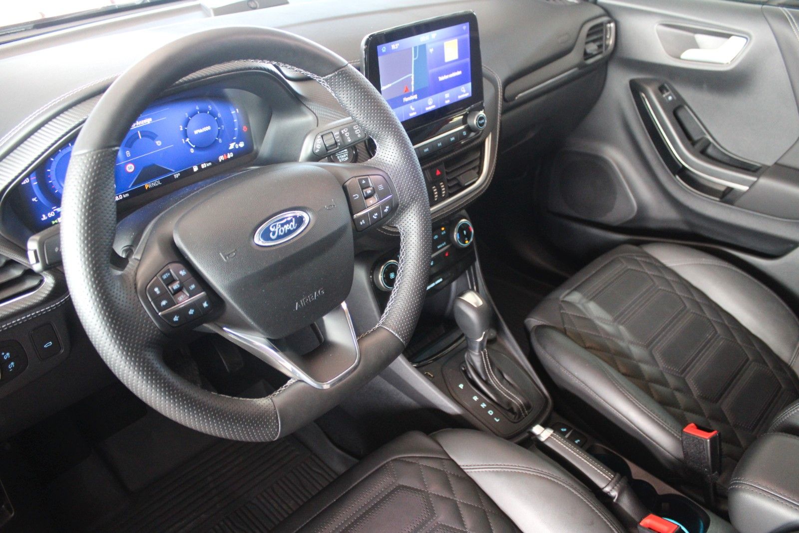 Fahrzeugabbildung Ford Puma ST-Line Vignale Aut. Bi-LED B&O PANO LEDER