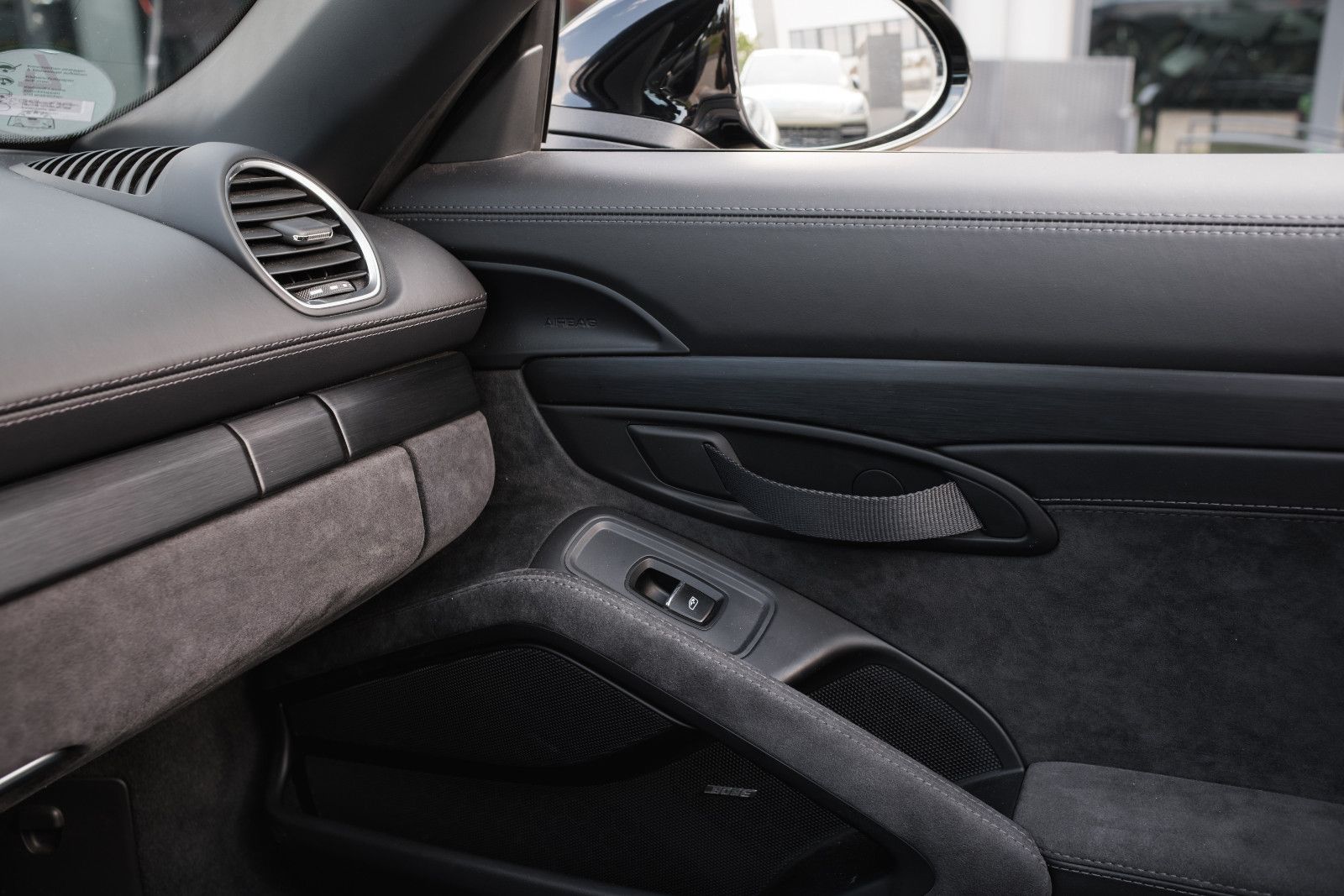 Fahrzeugabbildung Porsche Boxster 718 Spyder-BOSE -Sound-Approved-1. Hand