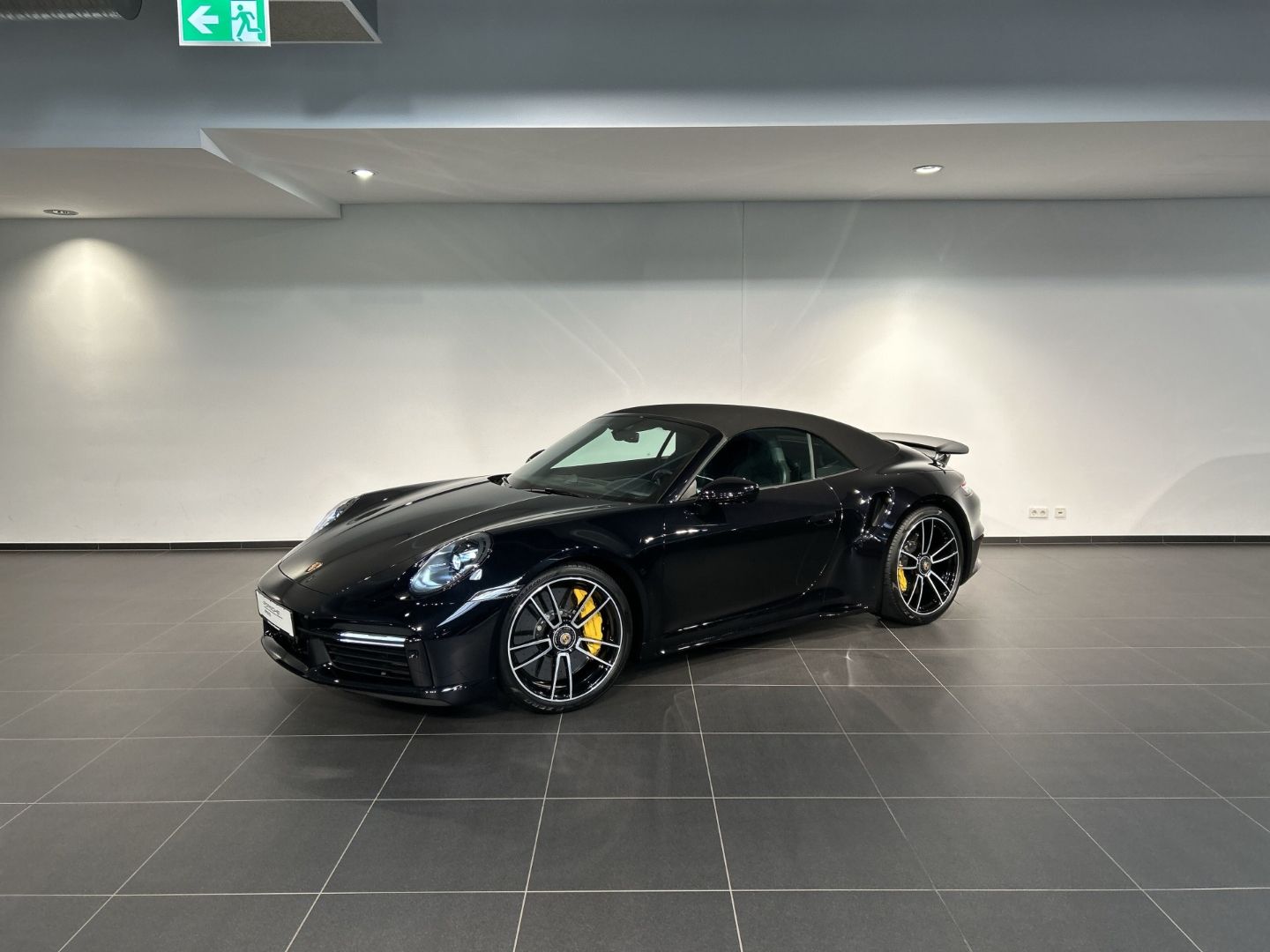 Porsche 992 911 Turbo S Cabriolet Burmester Nachtsicht