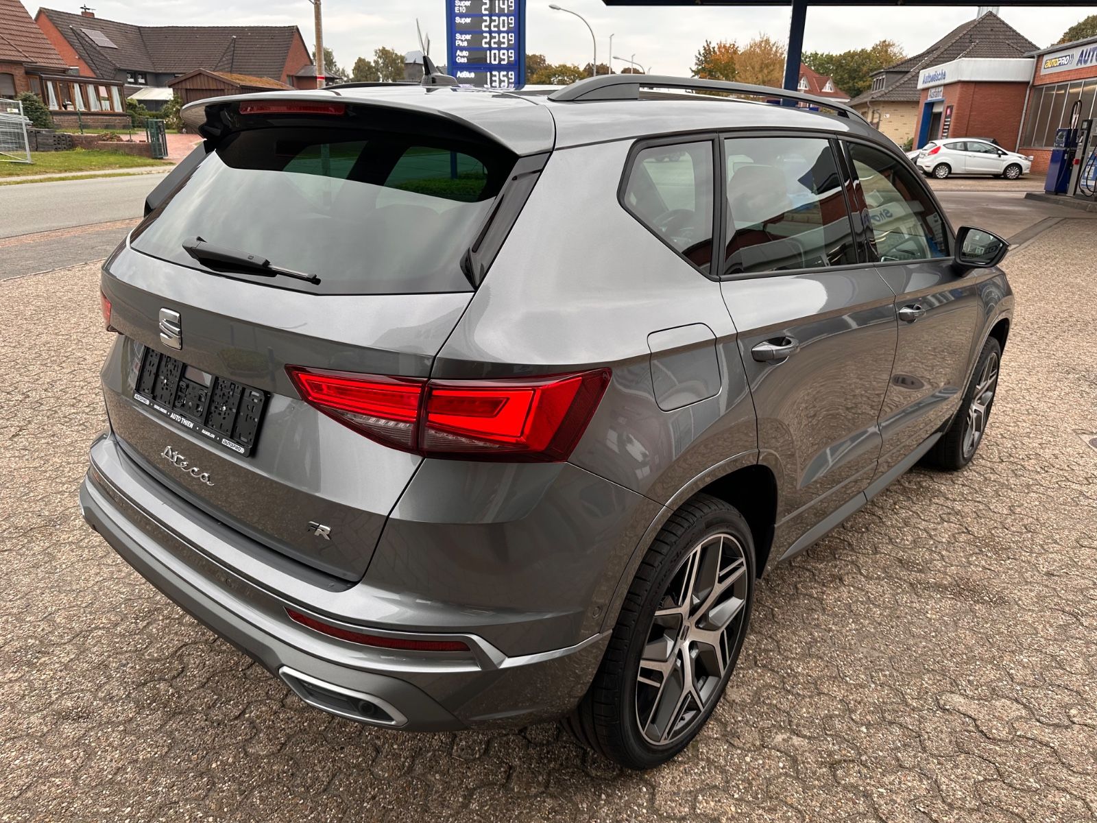 Fahrzeugabbildung SEAT Ateca FR 1.5 TSI DSG AHK/ACC/NAVI/LED/eHeck/SHZ