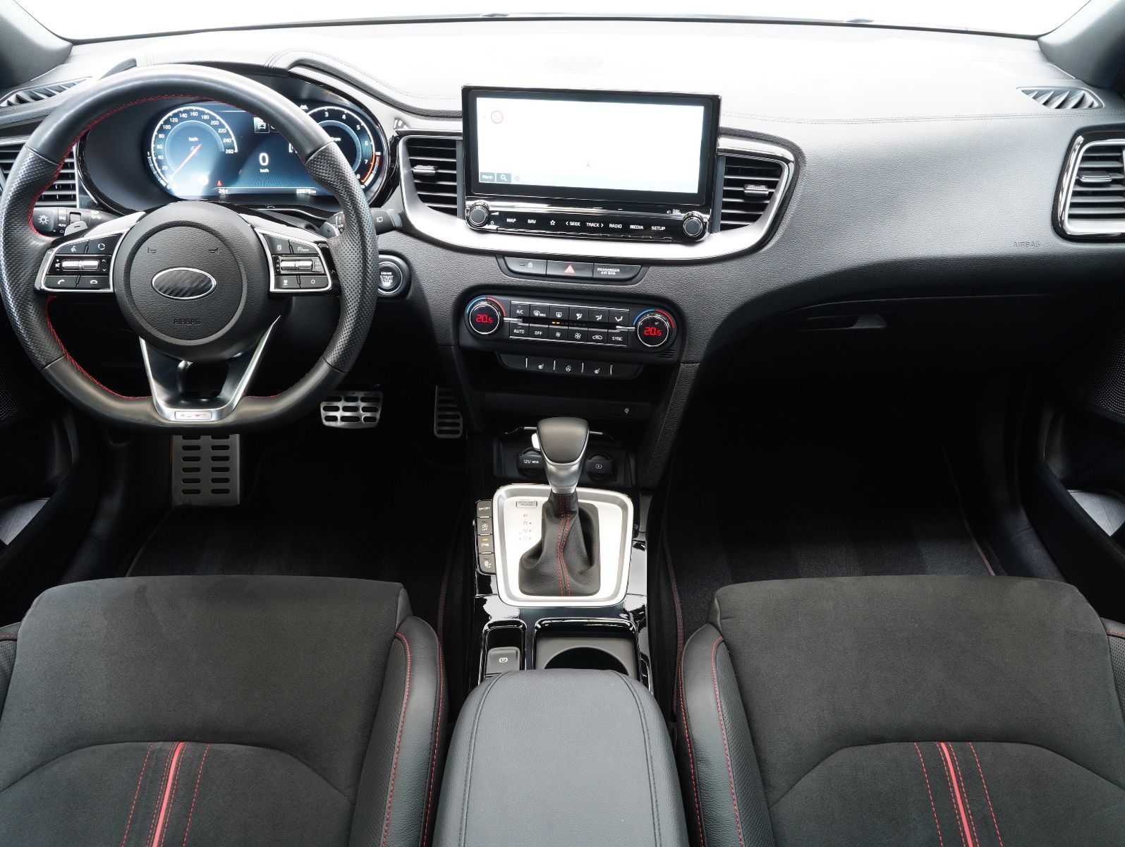 Fahrzeugabbildung Kia cee'd / Ceed 1.6T-GDI GT LED/NAVI/ACC/AHK/PANO