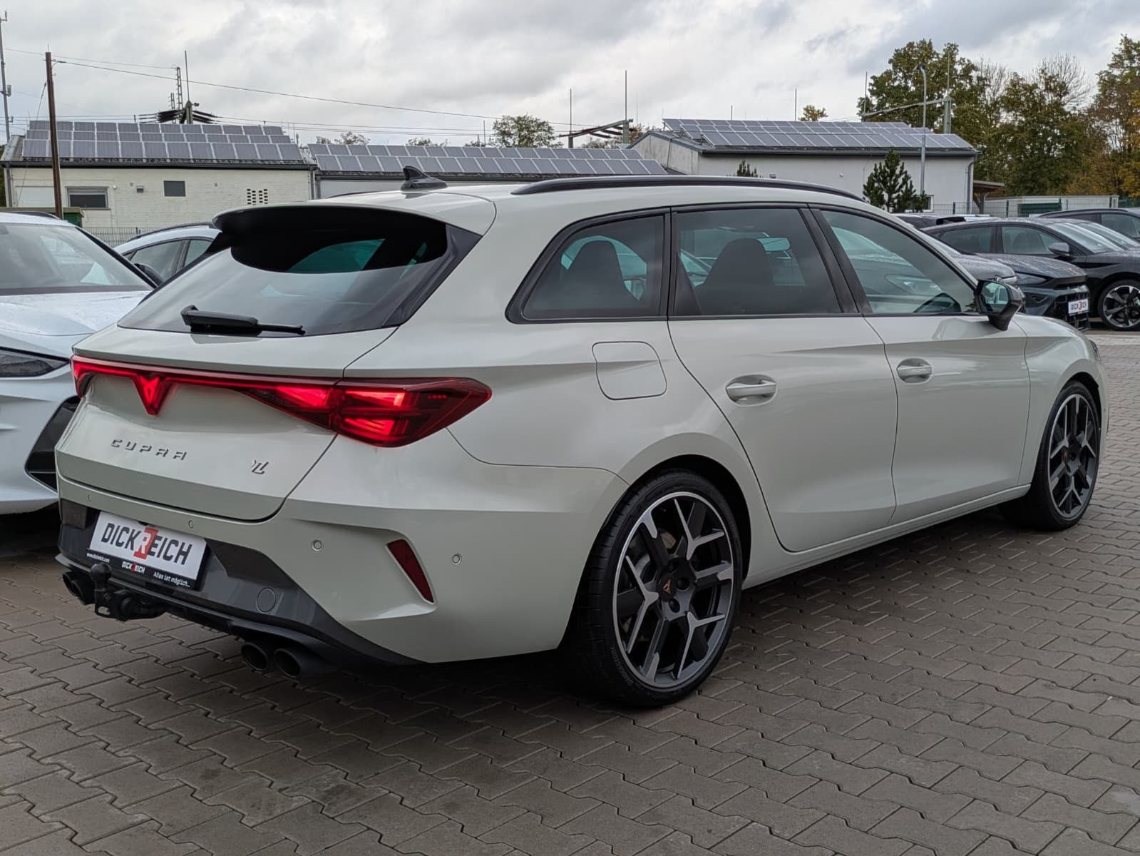 Fahrzeugabbildung CUPRA Leon 2.0 TSI VZ 4x4 PANO*MATRIX*AHK*SENNH.*DINAM