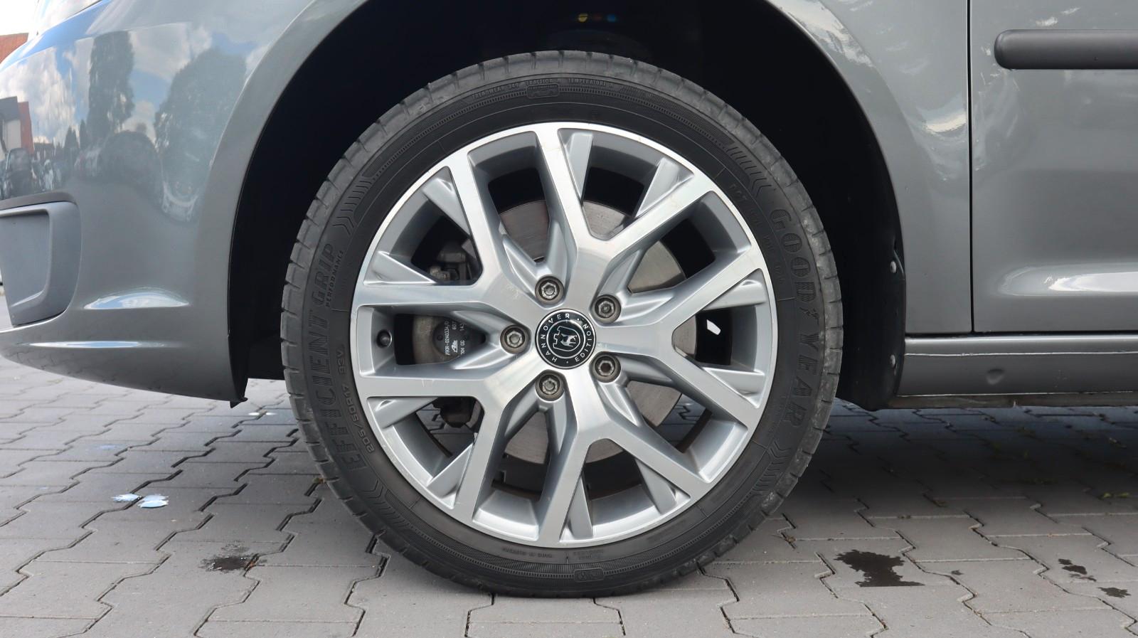 Volkswagen Caddy 1.6 TDI DSG Rollstuhlrampe R.Cam StandHz.