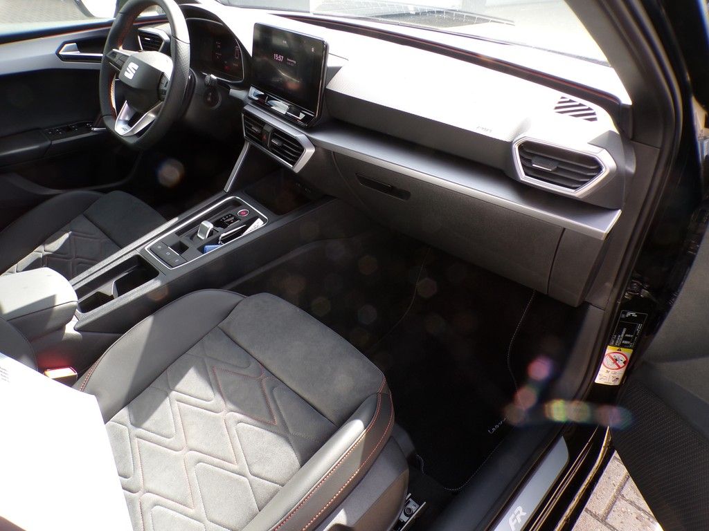Fahrzeugabbildung SEAT Leon 1.5 eTSI DSG FR