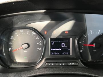 Fahrzeugabbildung Citroën Jumpy Kasten Profi XL L3 AHK Bluetooth uvm